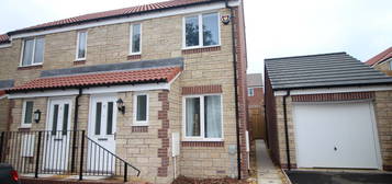 End terrace house to rent in Clutterbuck Close, Chippenham SN15