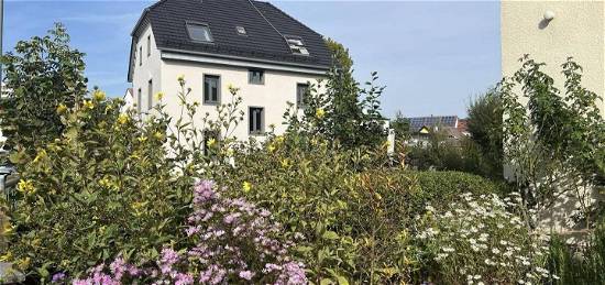 Gartenwohnung im Grünen mit großer Terrasse, neue EBK, FBH, teilmöbliert, kernsaniert