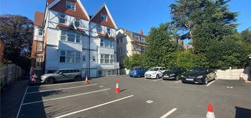 Flat to rent in Boscombe Gardens, Bournemouth, Dorset BH1