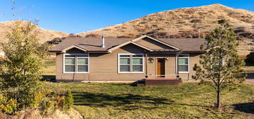 1032 Mc Guire Ave, Highwood, MT 59450