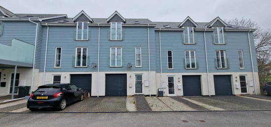 2 bedroom mews house