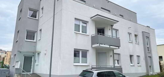 Attraktive 2-Zimmer-Wohnung mit großzügigem Balkon und Außenstellplatz in Weende