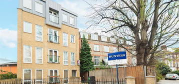 Flat to rent in Stoke Newington Church Street, London N16