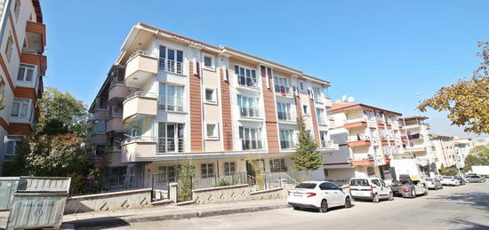 ELVAN'DA ASANSRL 145 m2 FT BANYOLU 3+1 ARA KAT N CEPHE