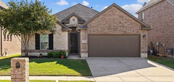 1212 Trumpet Dr, Fort Worth, TX 76131