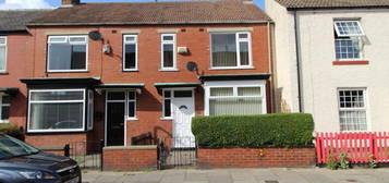 3 bedroom semi-detached house to rent