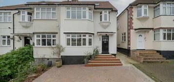 5 bedroom semi-detached house to rent