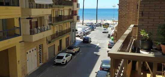 Apartamento de alquiler en Playa Levante