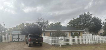 361 E  Lake Ave, Fort Sumner, NM 88119