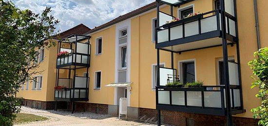 Schöne 4 Raum Wohnung mit Balkon zu vermieten!