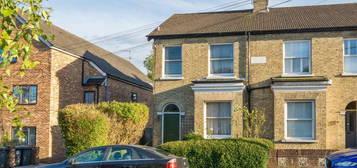 5 bedroom semi-detached house for sale