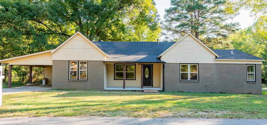 111 W  8th St, Judsonia, AR 72081