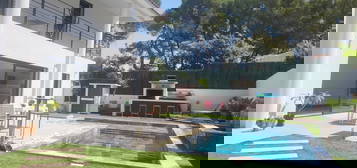 Sublime Villa 2020+5 suites avec 5sdb+Piscine Bali+ 4 Pkg+Jardin Paysagé, de 2020 avec Décennale et DO