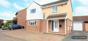 4 bedroom detached house