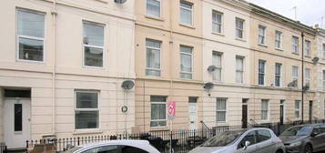 2 bed flat to rent