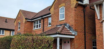 3 bedroom semi-detached house to rent