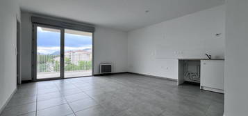 Appartement  à louer, 3 pièces, 1 chambre, 65 m²