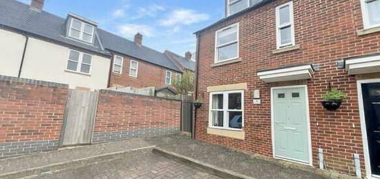 3 bed town house to rent