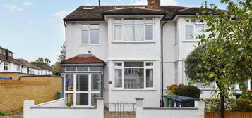 5 bedroom semi-detached house for sale