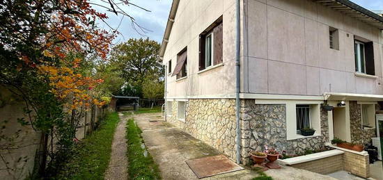 Maison  à vendre, 6 pièces, 4 chambres, 126 m²