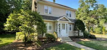 93 Hardenburgh Ave, Demarest, NJ 07627