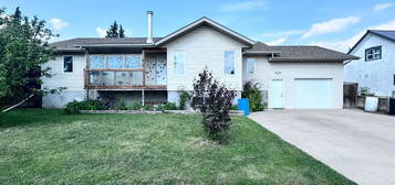 4715 Lake Street, Alix, Alberta
