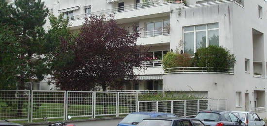 Appartement  à louer, 3 pièces, 2 chambres, 69 m²