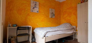 264979 - Quarto com cama de solteiro, com...