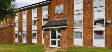 Flat to rent in Arkley Court, Arkley Road, Hemel Hempstead, Hertfordshire HP2