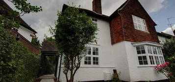 3 bedroom semi-detached house to rent