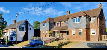 3 bedroom semi-detached house