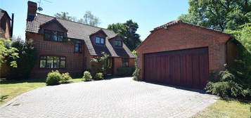 4 bedroom detached house