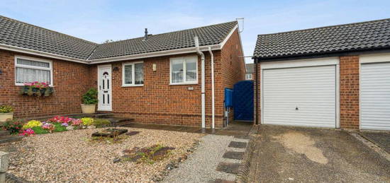 2 bedroom semi-detached bungalow for sale