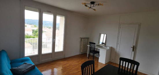 Location appartement F2 vue sur Crussol