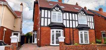 5 bedroom semi-detached house for sale