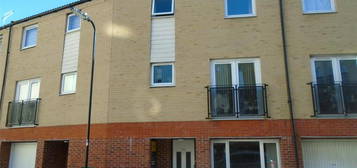 4 bedroom terraced house