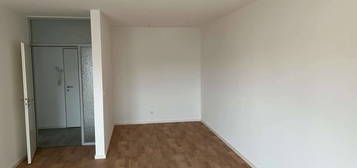 Zentral gelegene, schöne  43m² Wohnung mit Balkon und Einbauküche