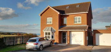 5 bedroom detached house for sale