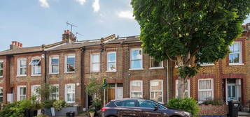 Flat to rent in Crimsworth Road, Vauxhall, London SW8