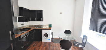 2 bed flat to rent