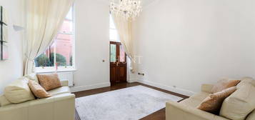 Flat to rent in Richmond Drive, Woodford Green IG8