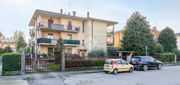 3 LOCALI A VILLAFRANCA DI VERONA