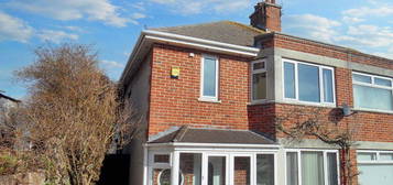 3 bedroom semi-detached house to rent