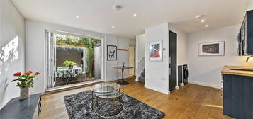 Detached house to rent in Observatory Road, East Sheen SW14