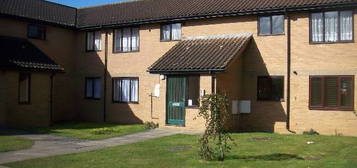 Flat to rent in The Lindens, St Albans Road West, Hatfield AL10