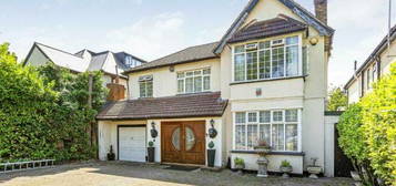 Barn conversion to rent in The Avenue, Sunbury-On-Thames TW16