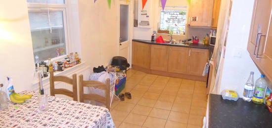 4 bed terraced house to rent