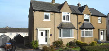 3 bed semi-detached house for sale