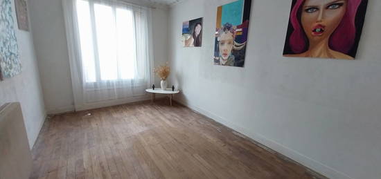 A VENDRE APPARTEMENT 3 PIECES AVEC GRAND GARAGE LIMITE VINCE