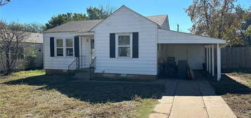 414 W 8th St, Elk City, OK 73644